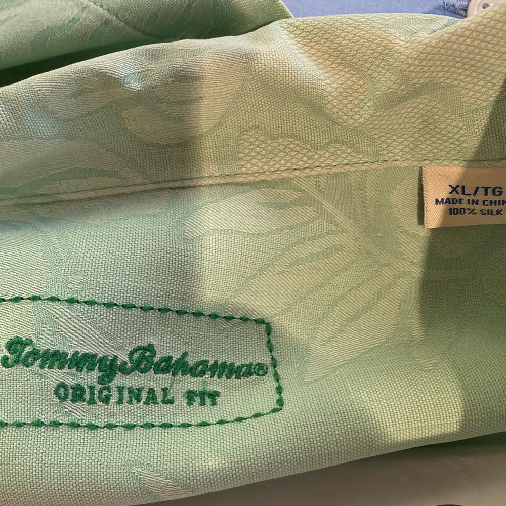 Tommy Bahama XL Camp shirt